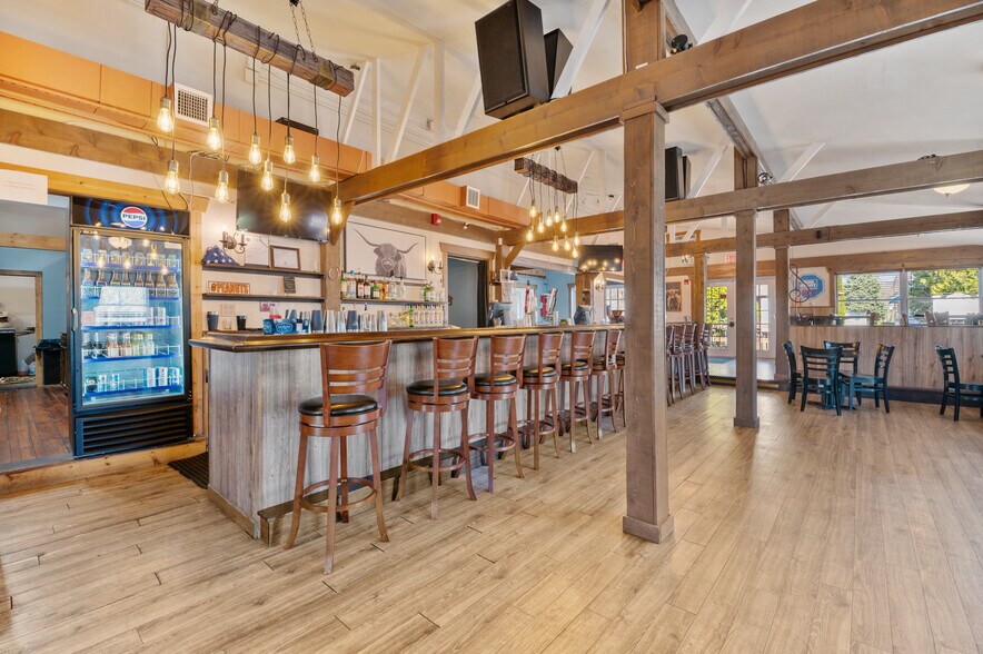 More Photos Of 3225 Sound Ave, Riverhead Storefront Retail Office For Sale