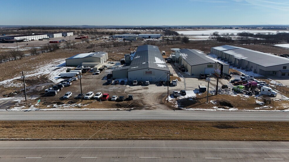 More Photos Of 12699 S Interstate 35, Valley View Warehouse For Sale