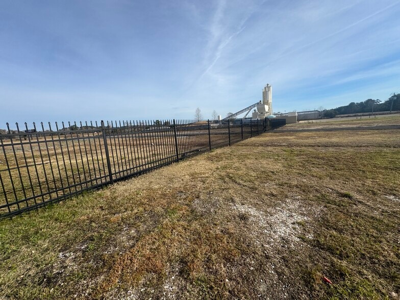 More Photos Of 2028 Travis Rd, Columbia Specialty For Sale