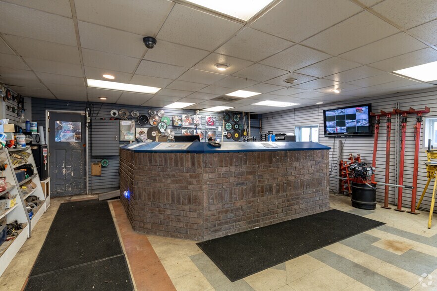 More Photos Of 49260 Van Dyke Ave, Shelby Township Warehouse For Sale