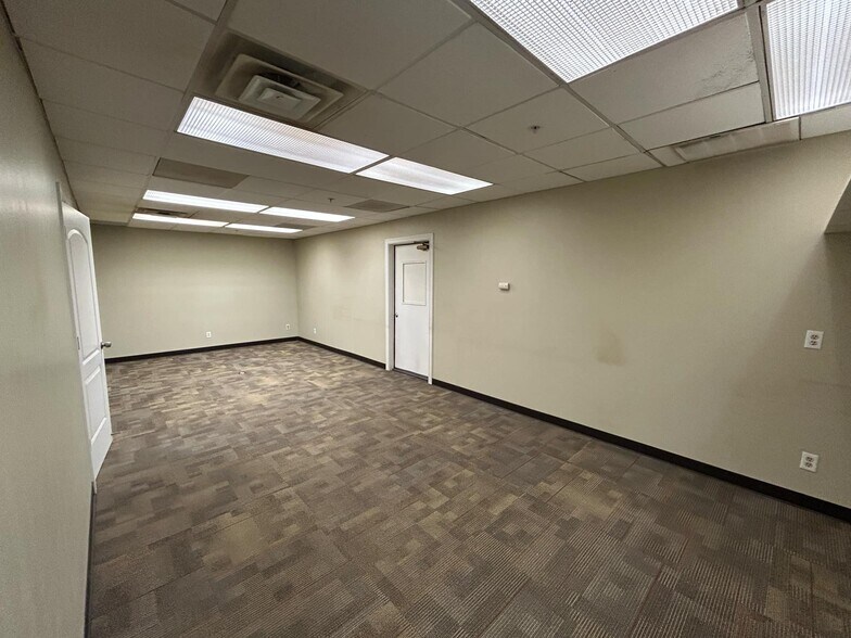 More Photos Of 2951 Pennsylvania Ave, Ogden Manufacturing For Lease