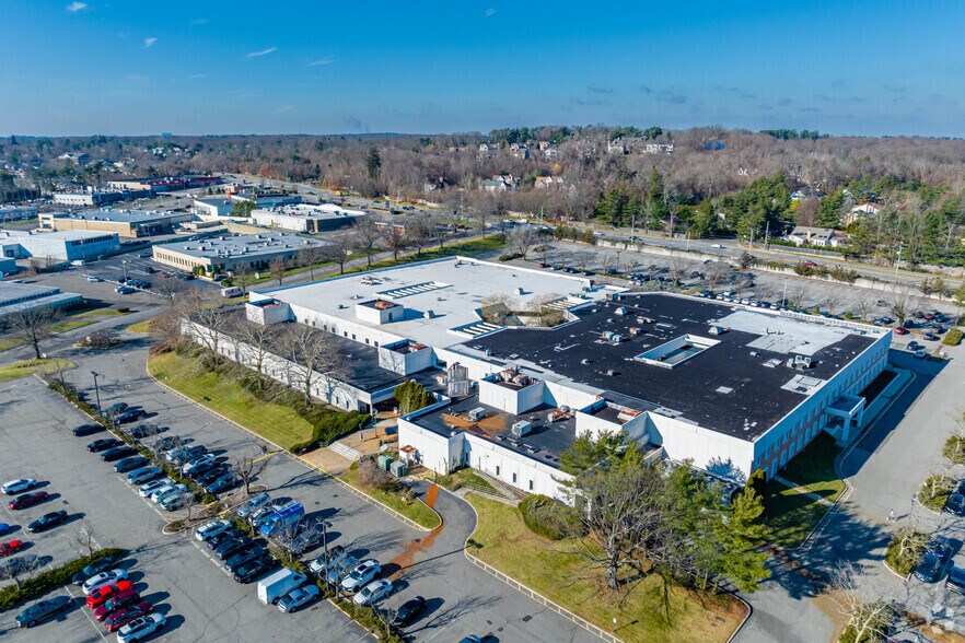 More Photos Of 6800 Jericho Tpke, Syosset Office For Lease