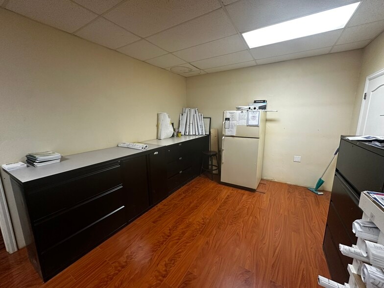 More Photos Of 321 Pitkin Ave, Grand Junction Flex For Sale