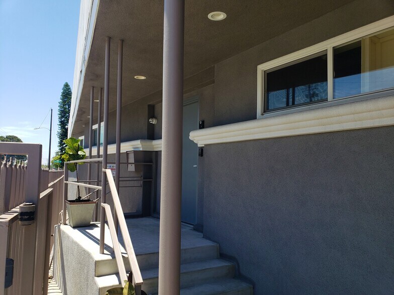 More Photos Of 1011-1017 S Goodrich Blvd, Los Angeles Office For Sale