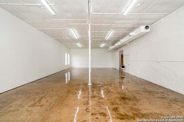 More Photos Of 1020 Roosevelt Ave, San Antonio Freestanding For Sale