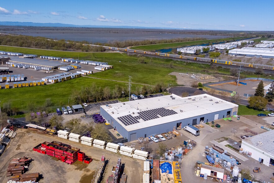 More Photos Of 3959-3971 Commerce Dr, West Sacramento Warehouse For Sale