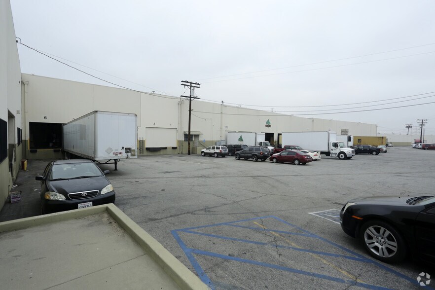 More Photos Of 4270-4310 S Maywood Ave, Vernon Warehouse For Lease