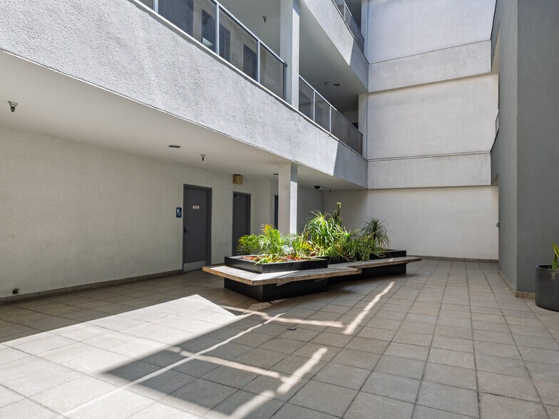 More Photos Of 5155 W Rosecrans Ave, Hawthorne Loft Creative Space For Sale