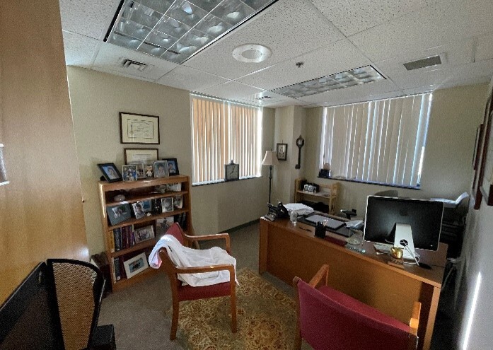 More Photos Of 2 Medical Center Dr, Springfield Medical For Sale
