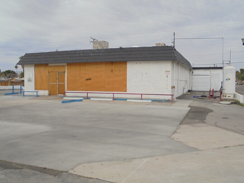 More Photos Of 945 E Hobsonway, Blythe Auto Dealership For Sale