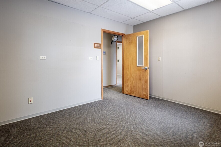 More Photos Of 119 J St SW, Quincy Office For Sale