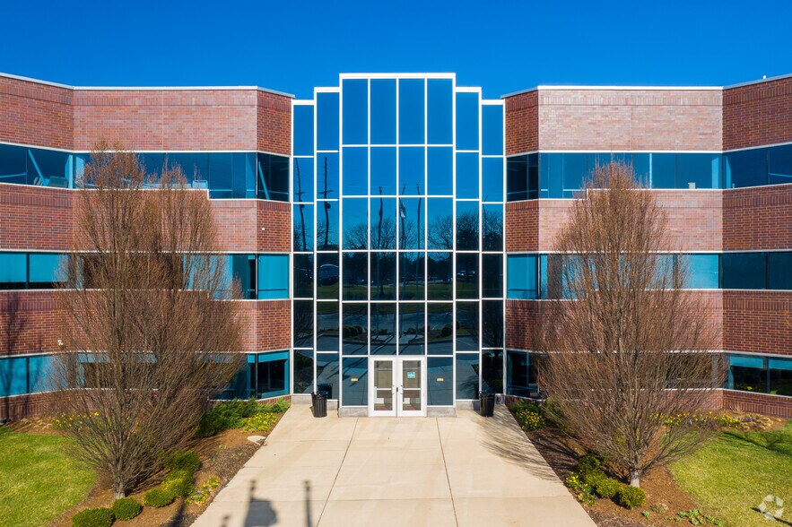 More Photos Of 13075 Manchester Rd, Des Peres Office For Lease