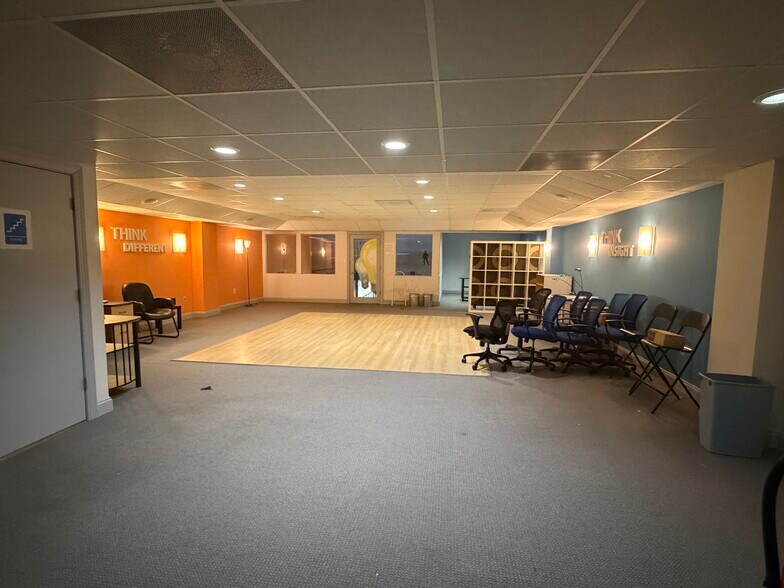 More Photos Of 1653 Thomas a Betts Pky, Rocky Mount General Retail For Lease