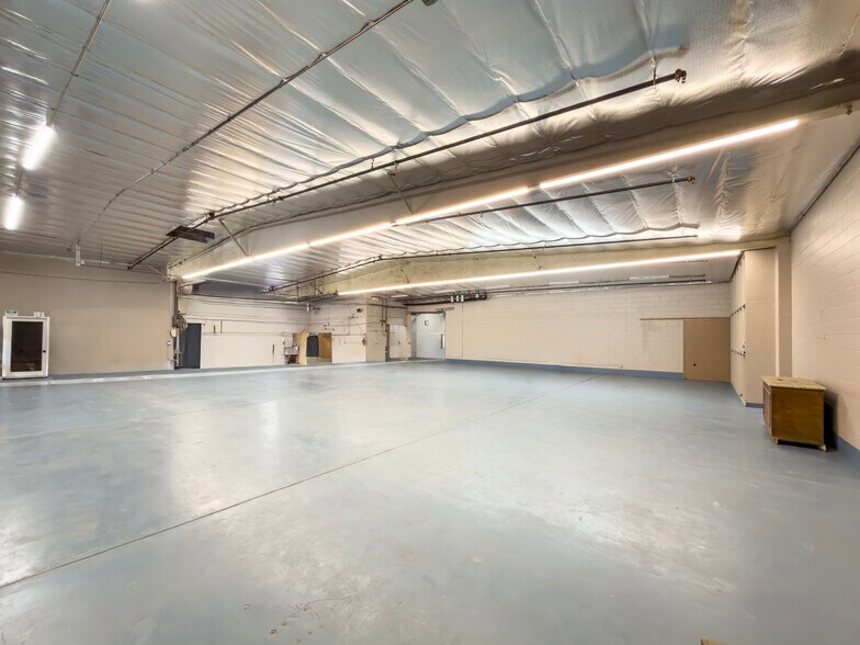 More Photos Of 537 S Glendora Ave, West Covina Freestanding For Sale