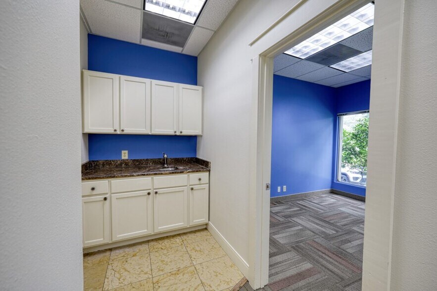 More Photos Of 13526 George Rd, San Antonio Office For Lease