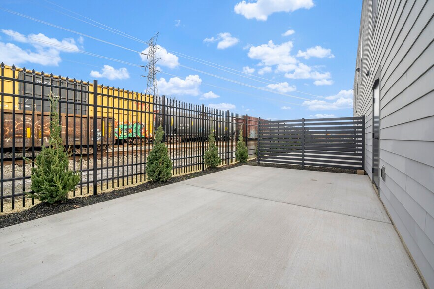 More Photos Of 4477 34th Ave, Cincinnati Self Storage For Sale