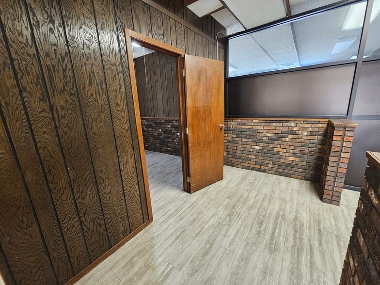 More Photos Of 3411 S Hawthorne Ave, Sioux Falls Office For Lease