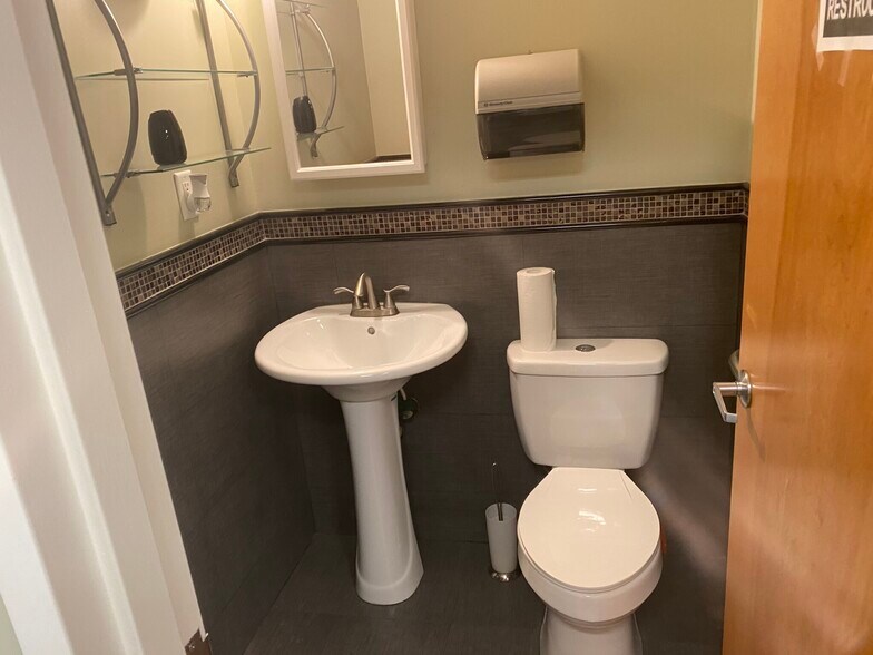 More Photos Of 250 Patchogue Yaphank Rd, East Patchogue Medical For Sale