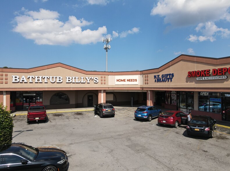 More Photos Of 668 Ridge Rd W, Rochester Unknown For Lease