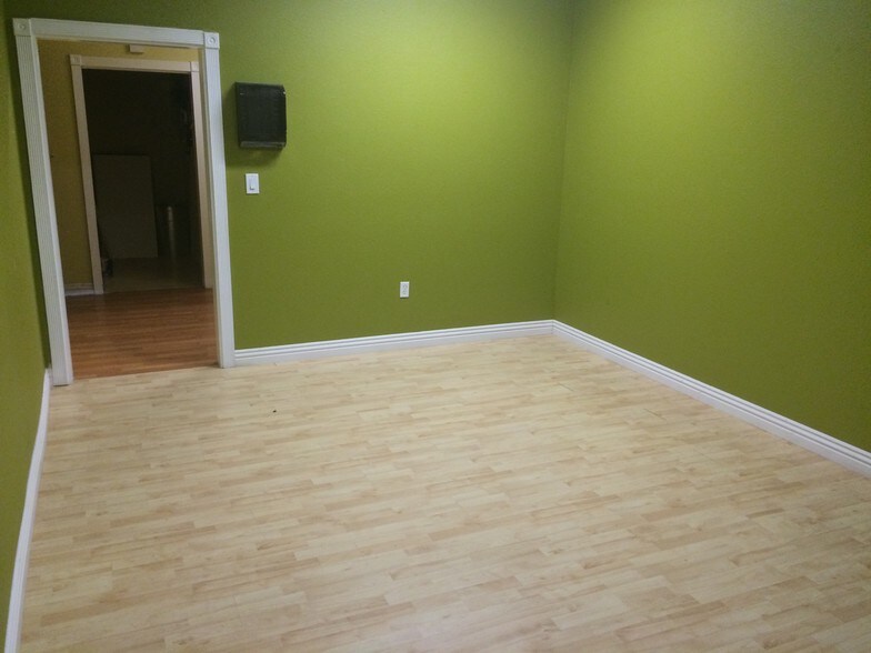 More Photos Of 4315 N Rancho Dr, Las Vegas Loft Creative Space For Lease