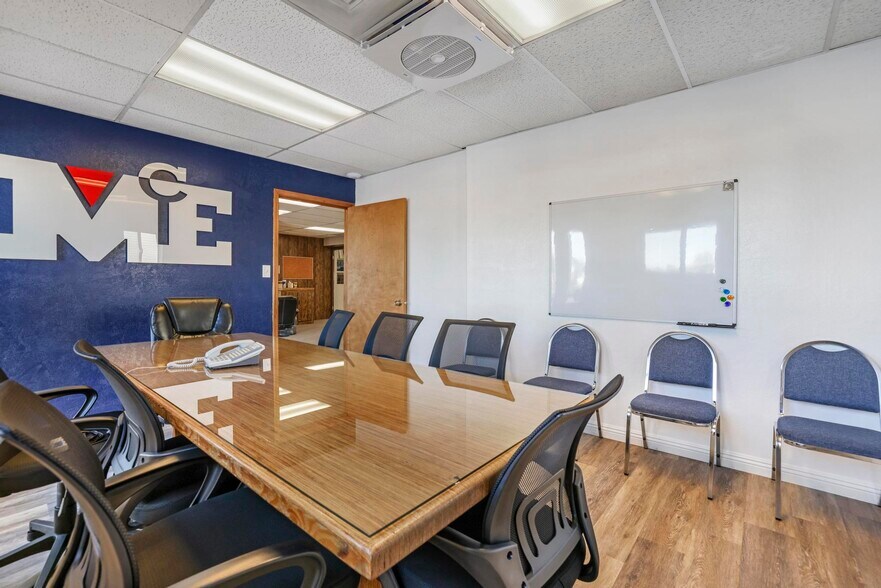 More Photos Of 507 Main Ave W, Twin Falls Flex For Sale