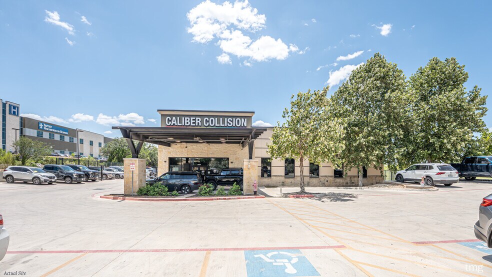 More Photos Of 25627 US Highway 281 N, San Antonio Freestanding For Sale