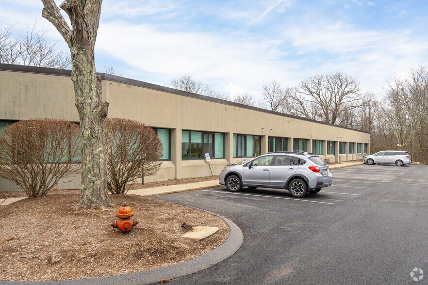 More Photos Of 89 Access Rd, Norwood Showroom For Sale