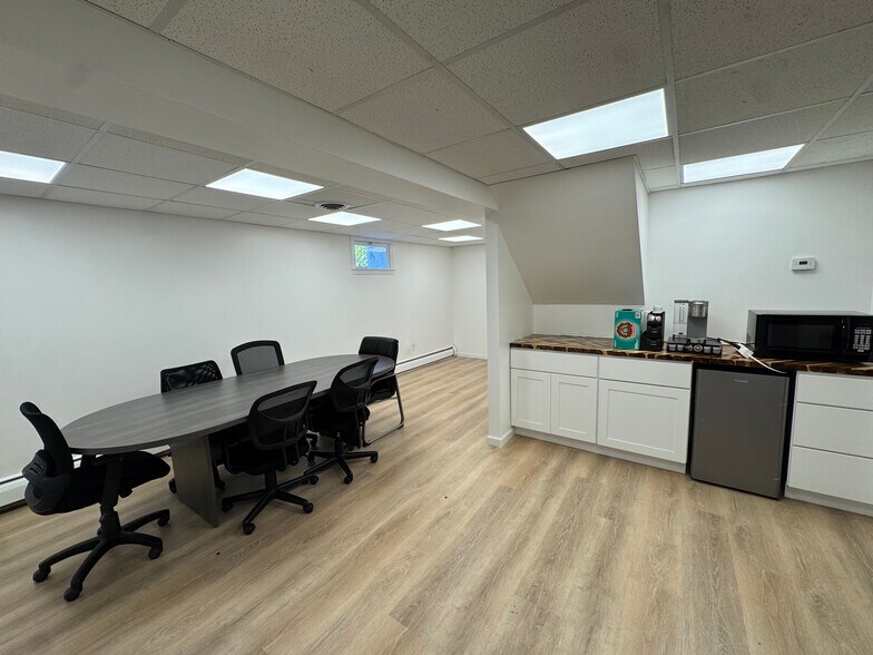 More Photos Of 2733 Nottingham Way, Hamilton Office Residential For Lease