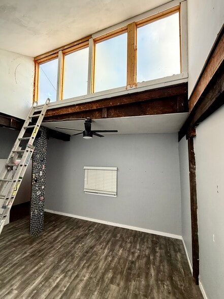 More Photos Of 507 Tripoli St, Pittsburgh Warehouse For Sale