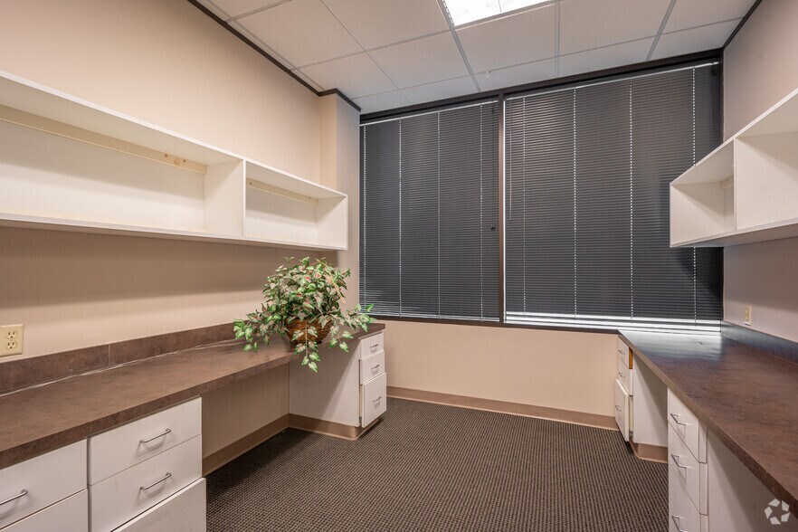 More Photos Of 17270 Red Oak Dr, Houston Medical For Sale