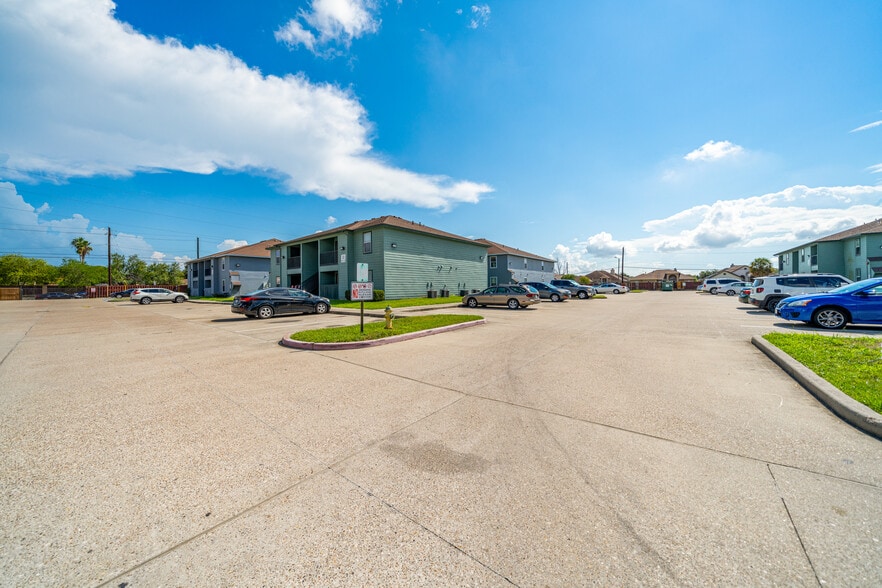 More Photos Of 5929 Wooldridge Rd, Corpus Christi Apartments For Sale