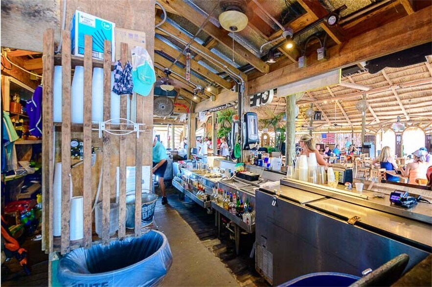 More Photos Of 69 Riverside Dr, Crawfordville Restaurant For Sale