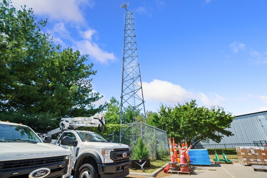 More Photos Of 1801 N 13th Ave E, Newton Flex For Lease