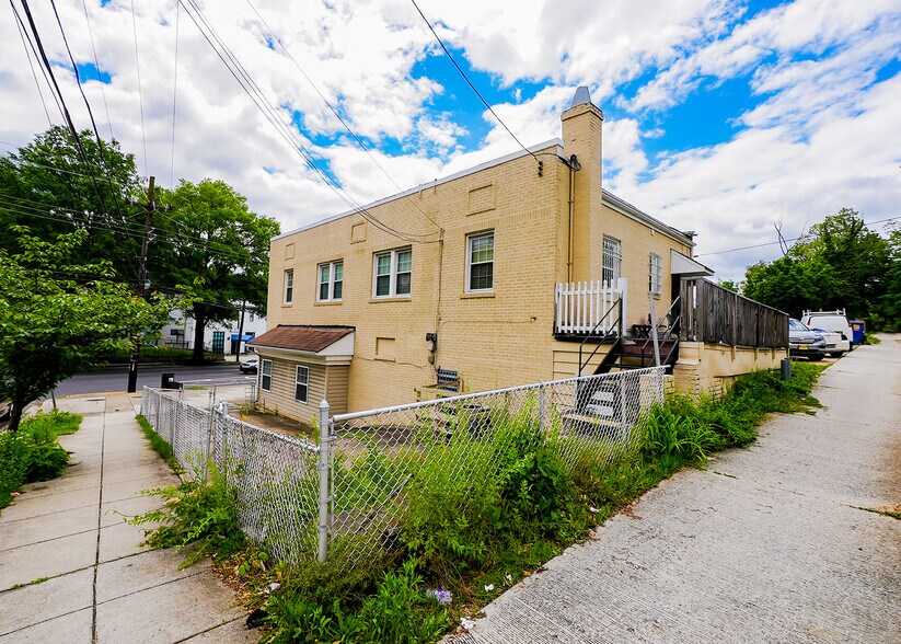 More Photos Of 3901 Martin Luther King Jr Ave SW, Washington Office For Sale