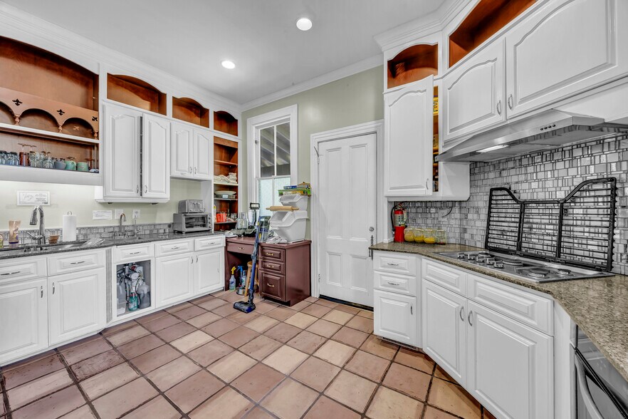 More Photos Of 118 S 4th St, Wilmington Hospitality For Sale