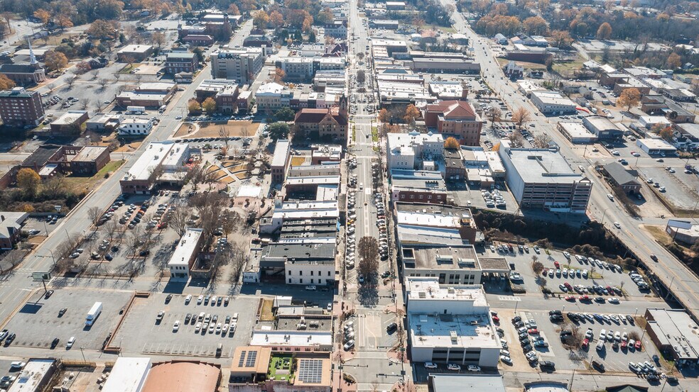 More Photos Of 129 N Main St, Anderson Office For Lease