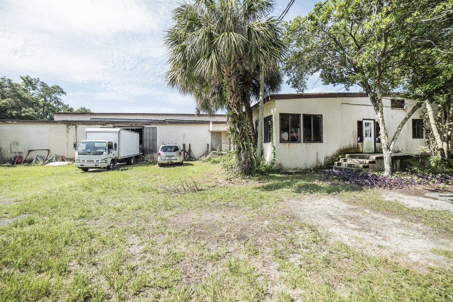 More Photos Of 4214 W Virginia Ave, Tampa Warehouse For Lease
