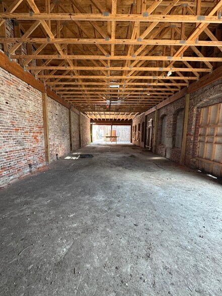 More Photos Of 902 Front St, Georgetown Storefront For Lease