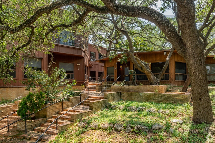 More Photos Of 8647 Wurzbach Rd, San Antonio Unknown For Lease