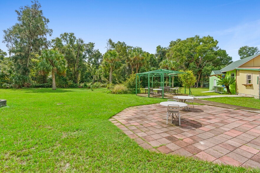 More Photos Of 4630 US Highway 17, De Leon Springs Restaurant For Sale