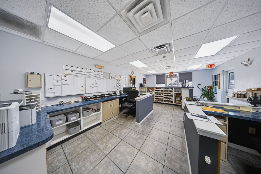 More Photos Of 2422 N Military Trl, West Palm Beach Warehouse For Sale