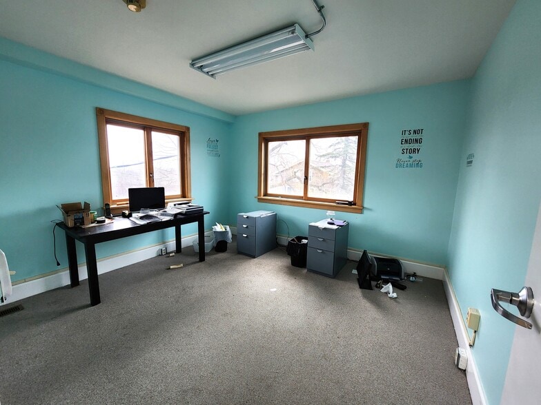 More Photos Of 303 Gunderman Rd, Spencer Manufacturing For Sale