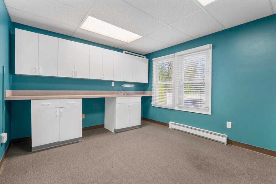 More Photos Of 256 Seaside Ave, Milford Medical For Lease