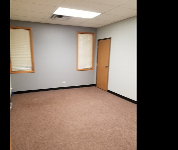 More Photos Of 11027 S Pikes Peak Dr, Parker Office For Lease