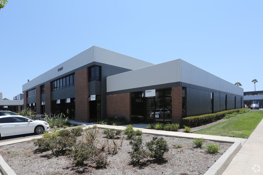 More Photos Of 18007 Sky Park Cir, Irvine Light Manufacturing For Lease