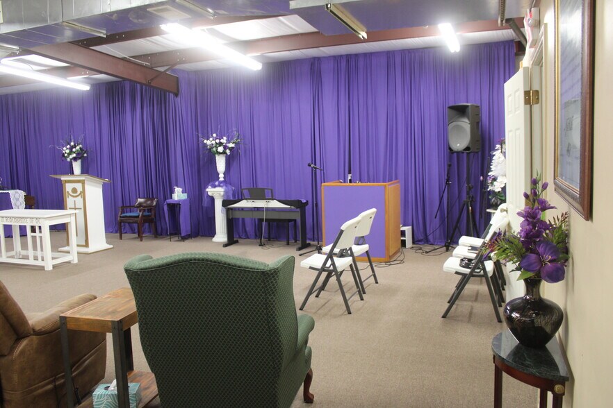 More Photos Of 344 Broadway, Winnie Religious Facility For Sale