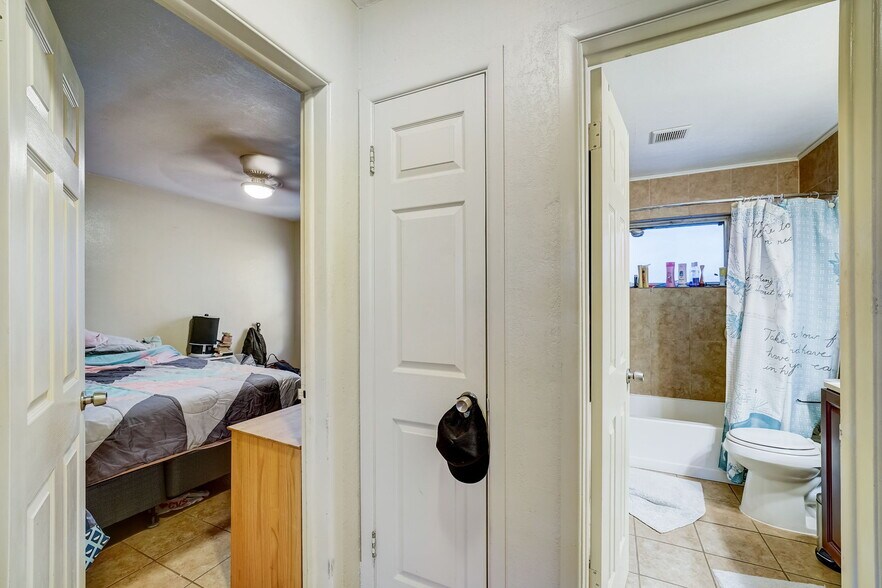 More Photos Of 3017 49th St S, Gulfport Apartments For Sale