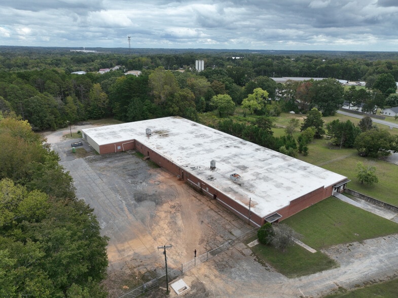 More Photos Of 110 N Upright St, Landis Industrial For Lease
