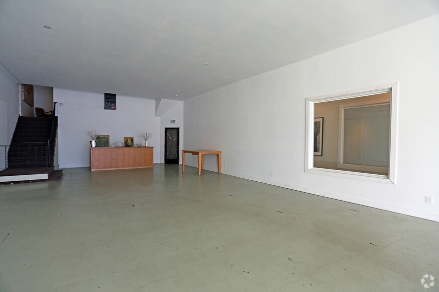 More Photos Of 6725 Kennedy Ave, Hammond Office For Lease