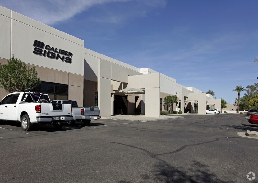 More Photos Of 1320 S Priest Dr, Tempe Warehouse For Lease